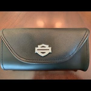 Harley Davidson windshield bag.